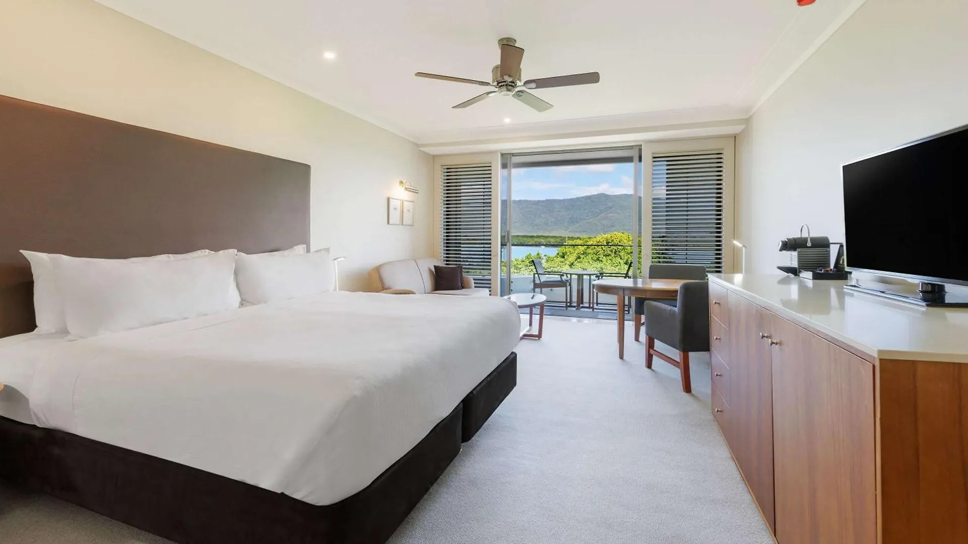 Pullman Reef Hotel Casino Кэрнс