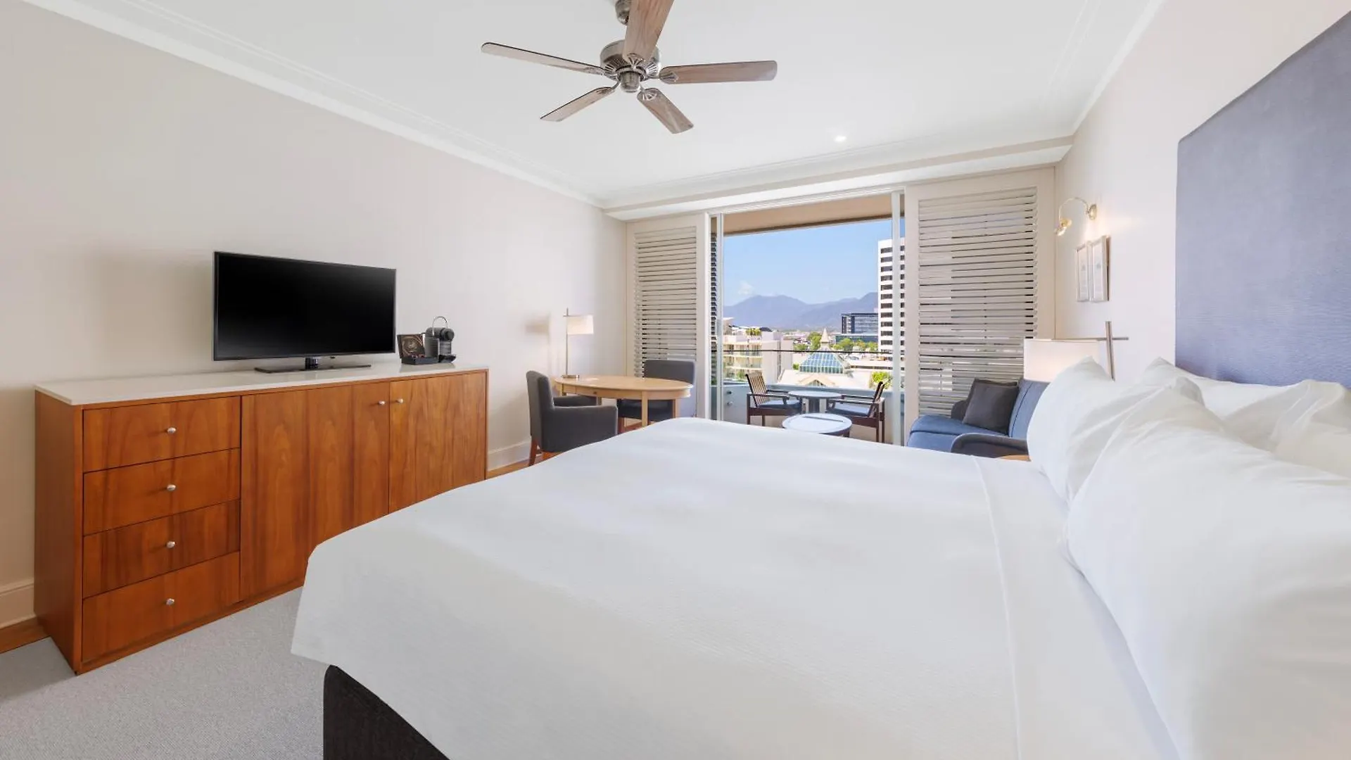 Pullman Reef Hotel Casino Кэрнс